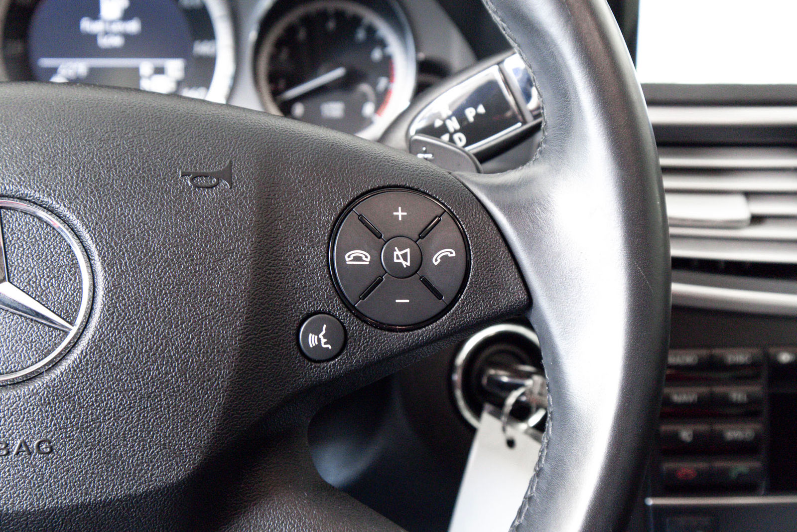 Mercedes-Benz E350 2011 - Image 2