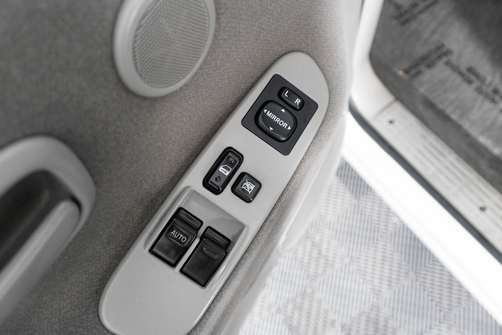 Toyota Tundra SR5 TRD Offroad 2003 - Image 3