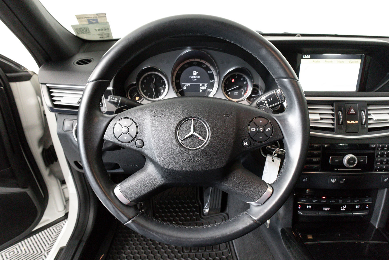 Mercedes-Benz E350 2011 - Image 9