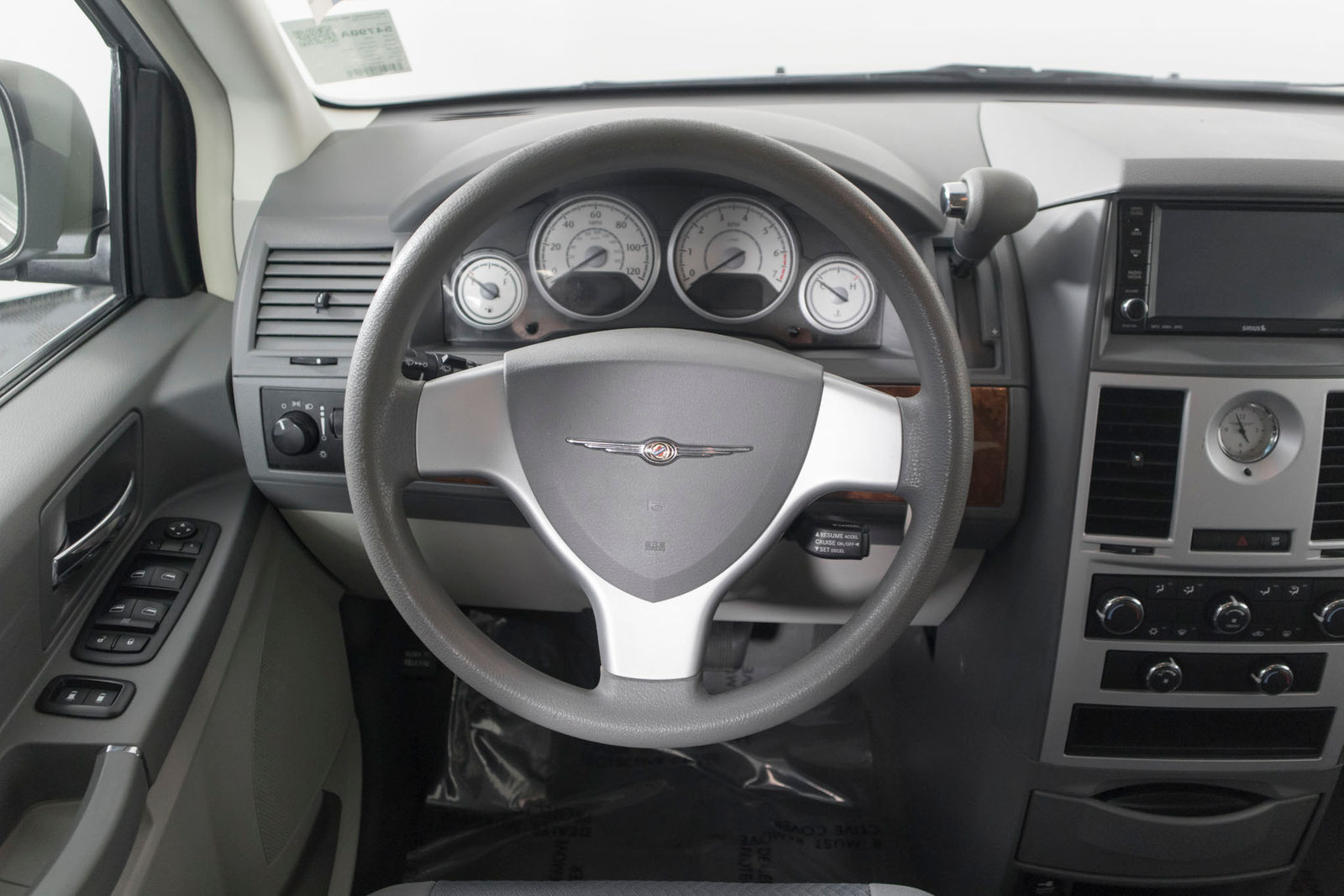 Chrysler Town And Country LX 2009 - Image 8