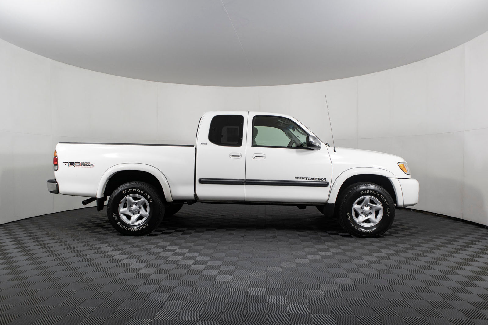 Toyota Tundra SR5 TRD Offroad 2003 - Image 10