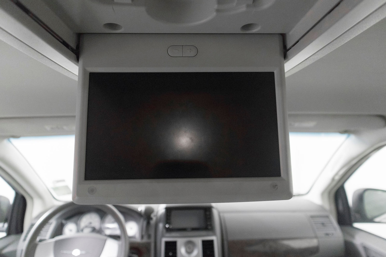 Chrysler Town And Country LX 2009 - Image 24
