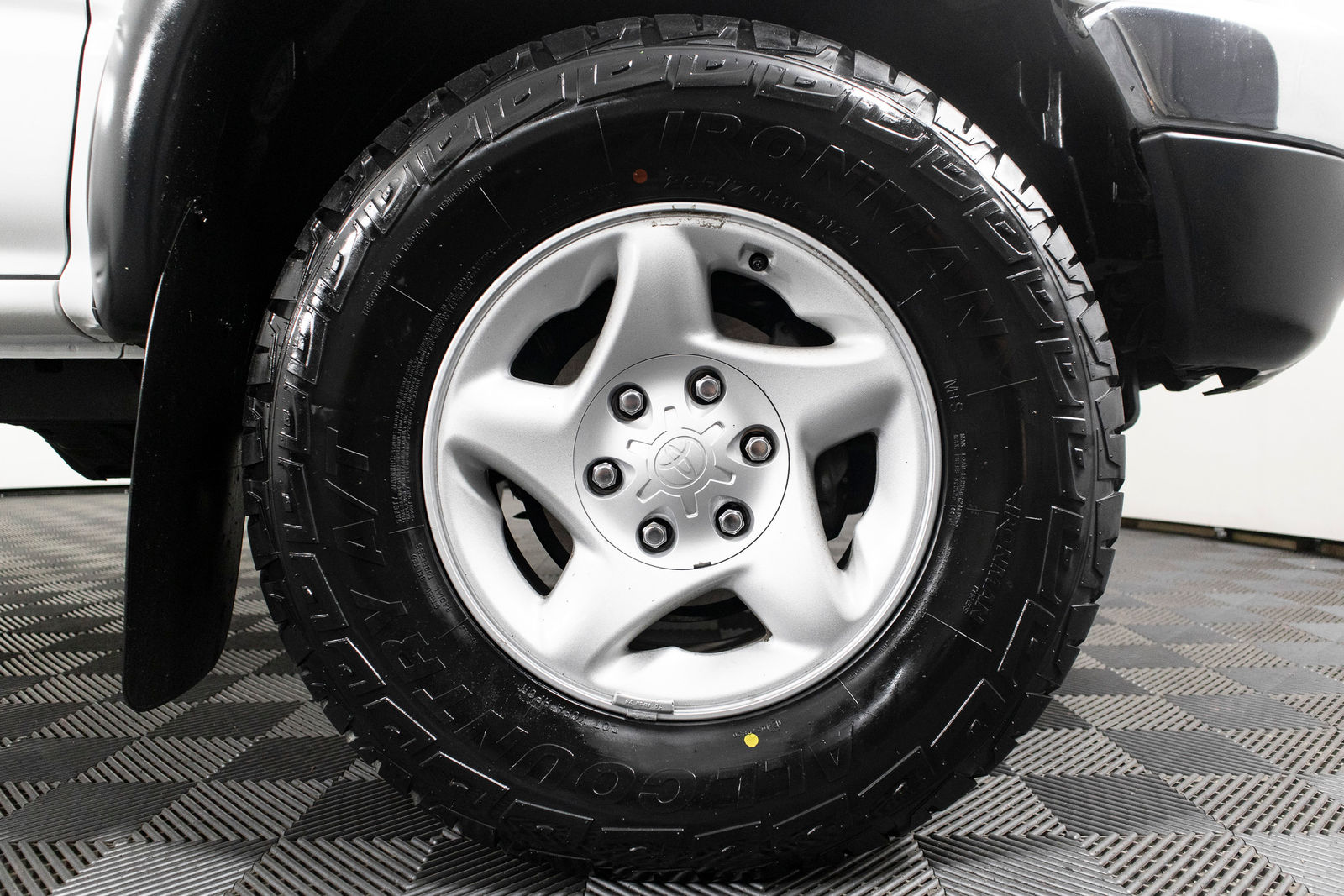 Toyota Tacoma 2002 - Image 8