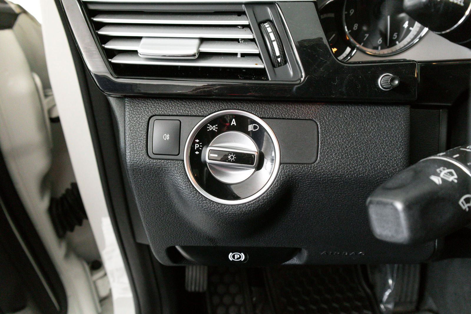 Mercedes-Benz E350 2011 - Image 16