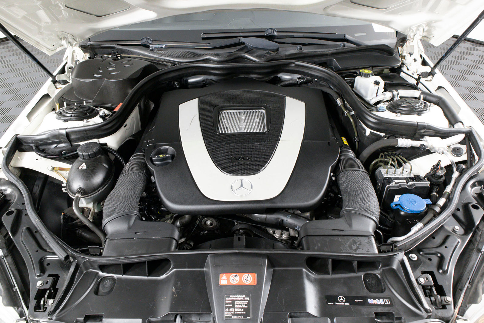 Mercedes-Benz E350 2011 - Image 18