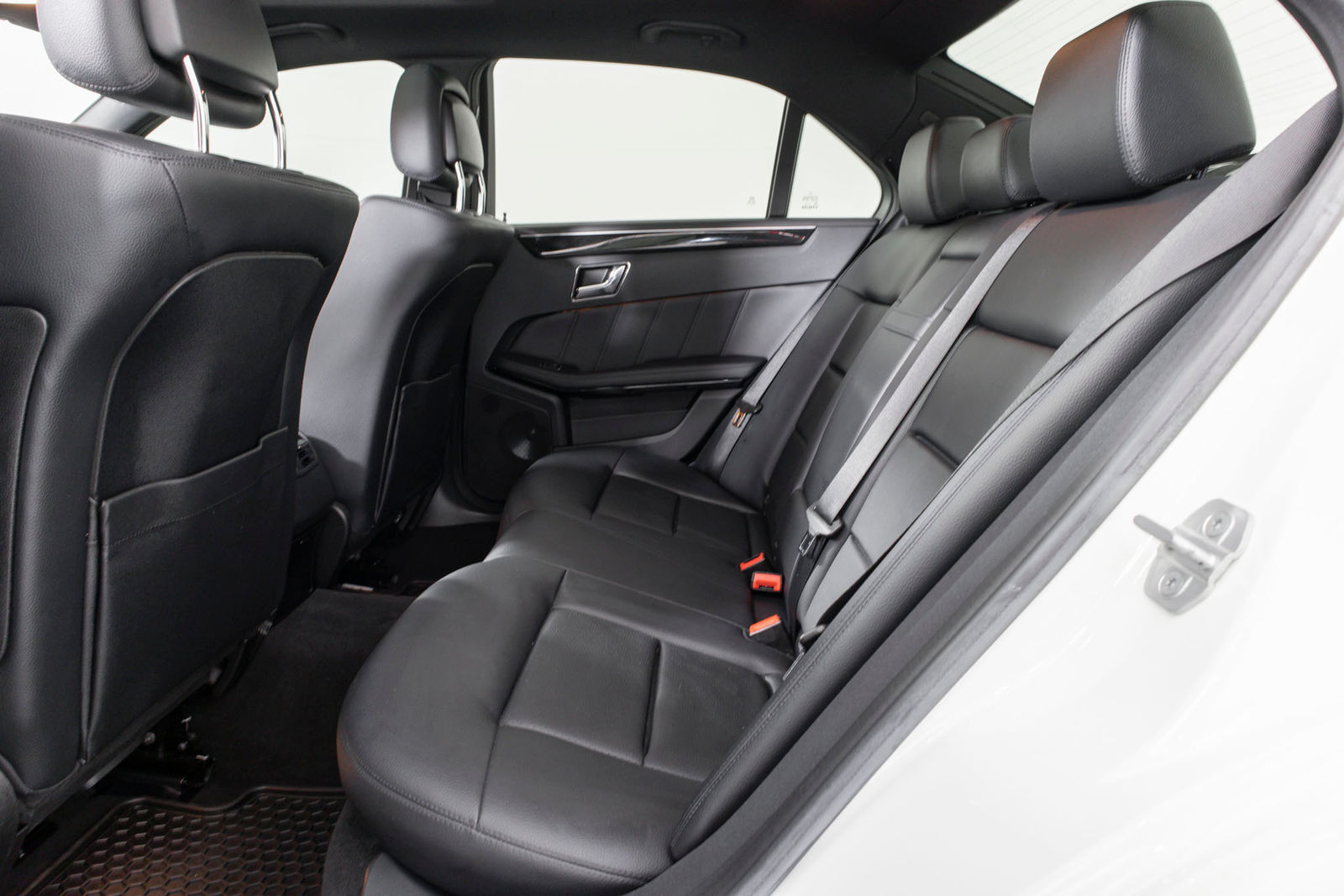 Mercedes-Benz E350 2011 - Image 22
