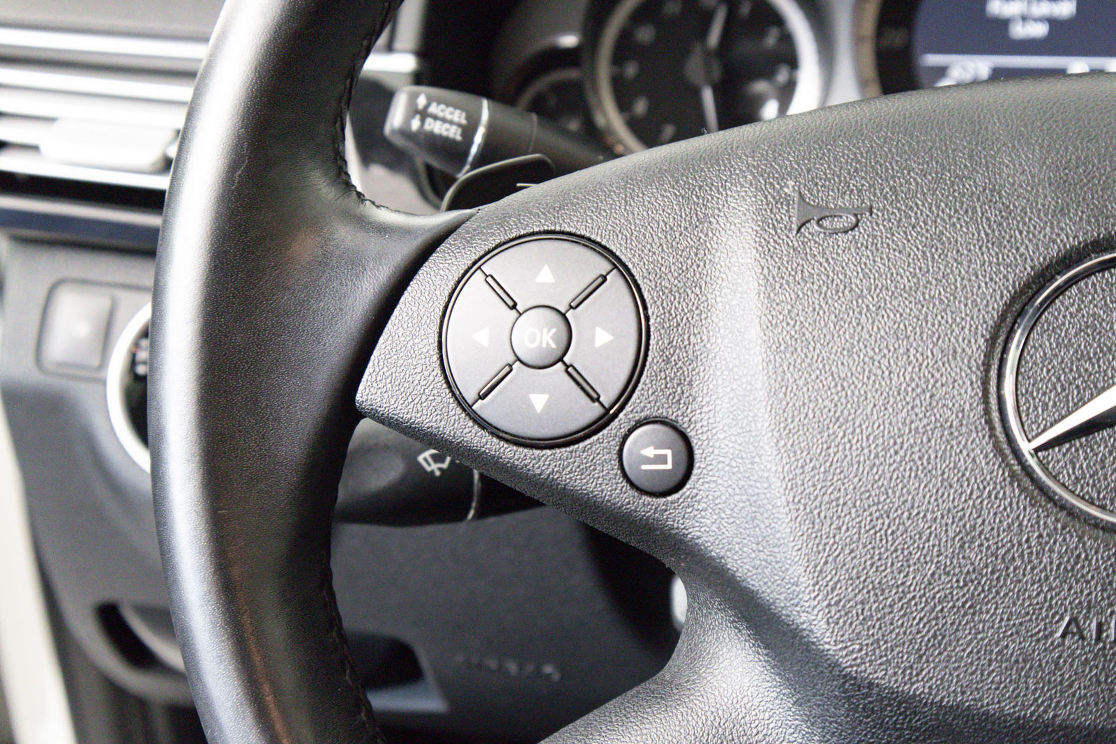 Mercedes-Benz E350 2011 - Image 23